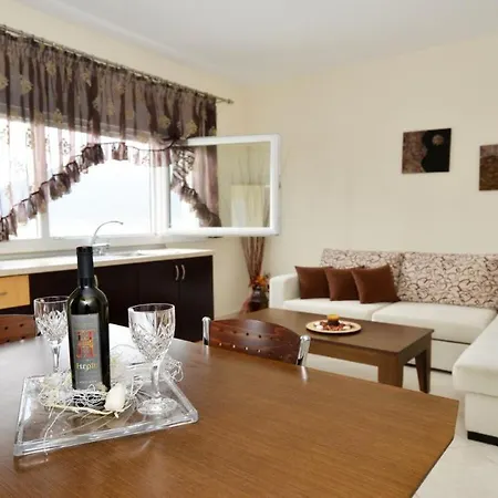 Ilias Aparthotel