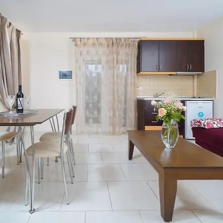 Ilias Apart-hotel 3*