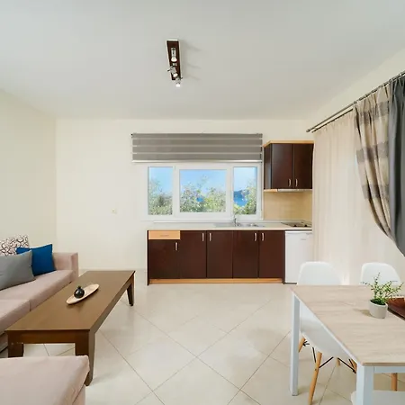 Апартхотел Ilias 3*