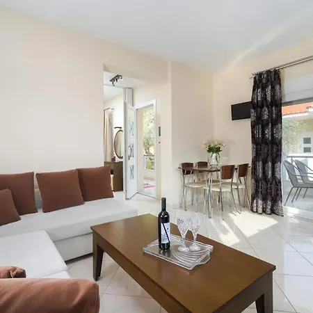 Ilias Aparthotel