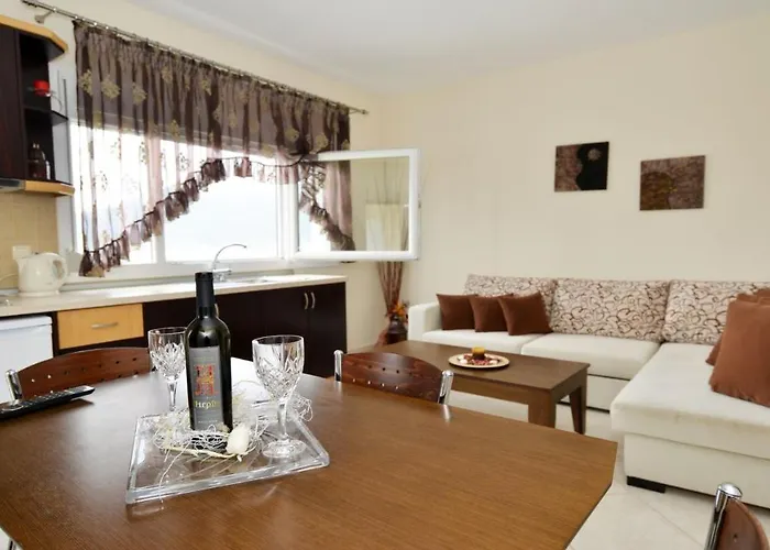 Ilias 아파트호텔